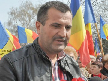 Vrabie se dezice de Macovei şi rămâne independent. „Românii dau cu autan şi dispar ţânţarii”